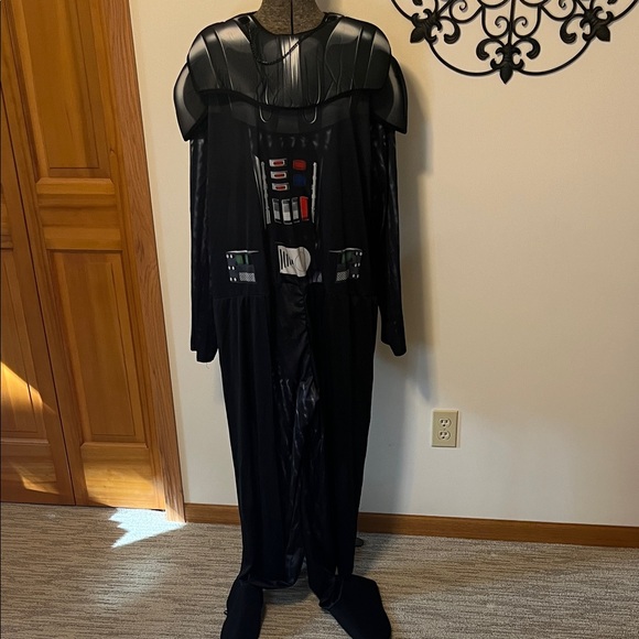 Star Wars Darth Vader Costume, black w/detail, adult L - Picture 1 of 11